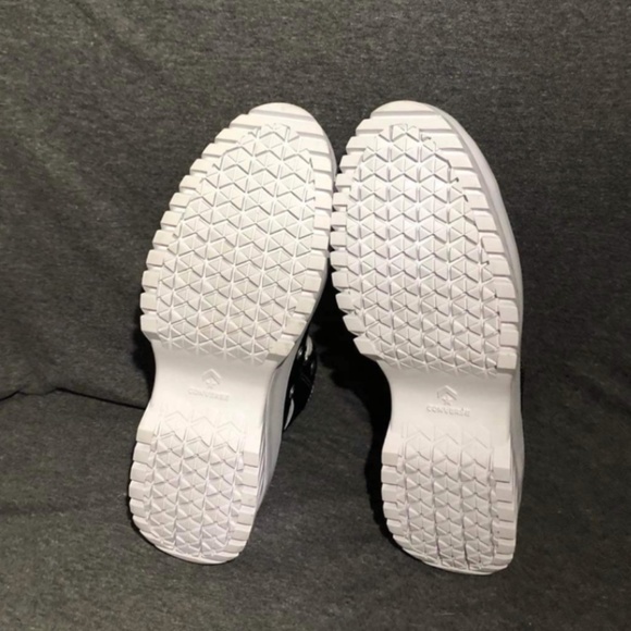 Chuck Taylor All Star Lugged 2.0 Sneakers - Picture 5 of 9